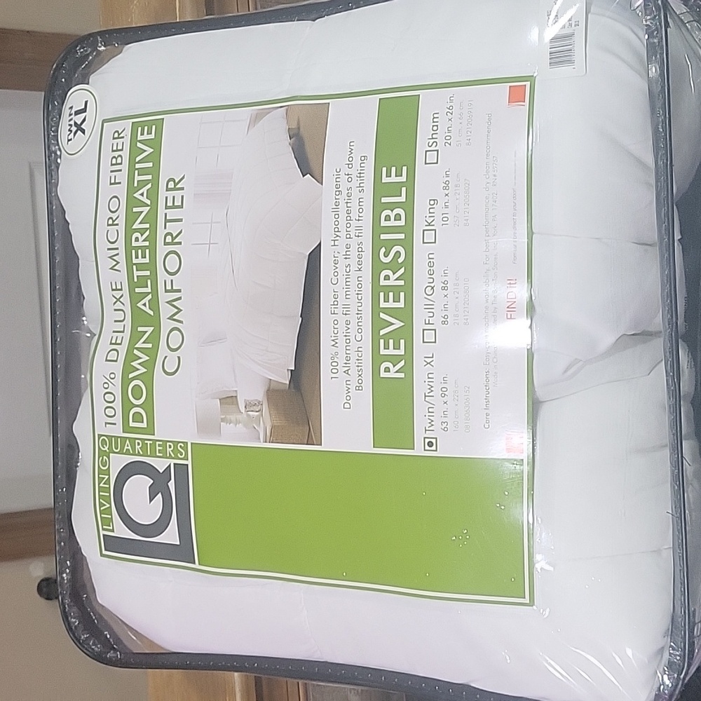 Living Quarters White Down Alternative Comforter